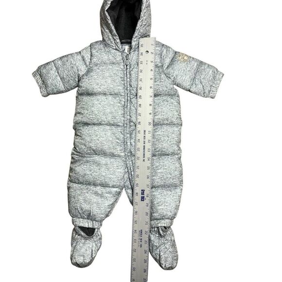 Baby Gap 0-6 Months Grey Down Insulated Bunting Snowsuit Fleece Booties Puffer - Picture 2 of 9